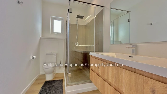 Duplex de 3 chambres à Tamarin avec piscine et environnement verdoyant