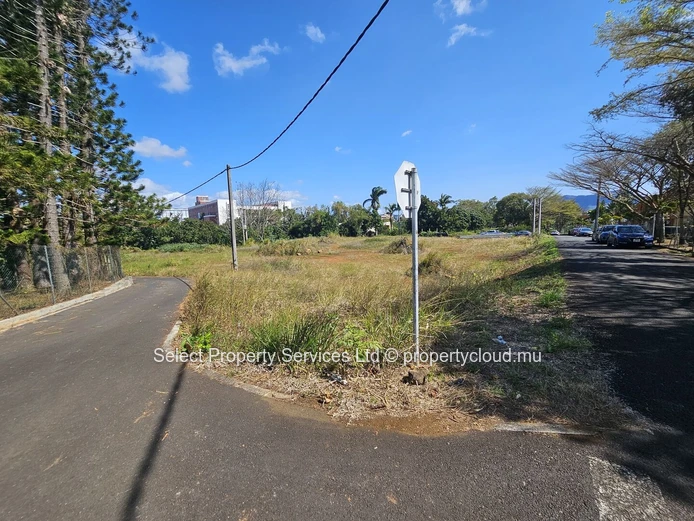 Prime Freehold Land for Sale in Moka