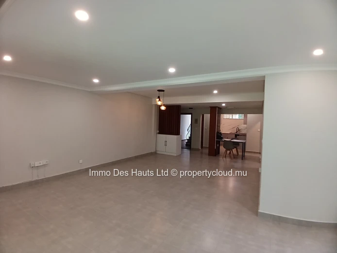 3 bedroom Apartment ground floor semi furnished for sale Curepipe 