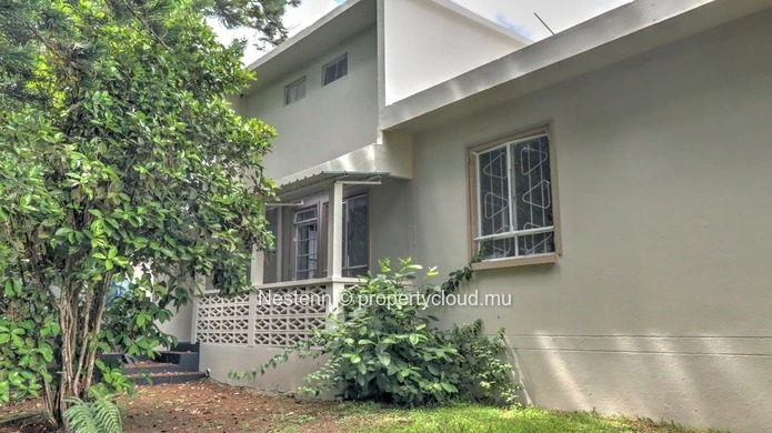 Spacious single-storey property in Floréal – Ideal for a large family or a business project