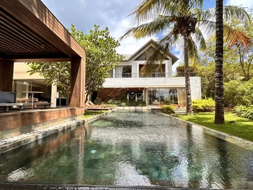 5 Bedroom Villa