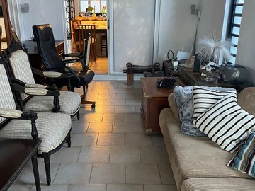 6 Bedroom House