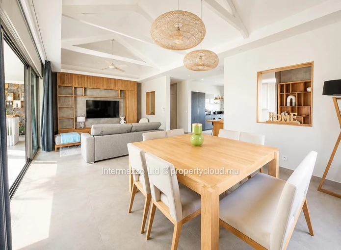 Villa PDS 4 Chambres en Suite à Grand Baie – Piscine, Terrasse, Gazebo – €