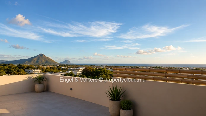 Penthouse with Private Rooftop Pool and Panoramic Views