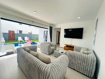 4 Bedroom Villa