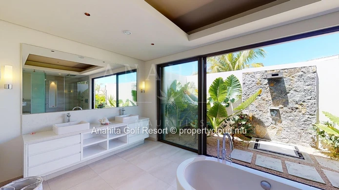 Villa The Gardens B16