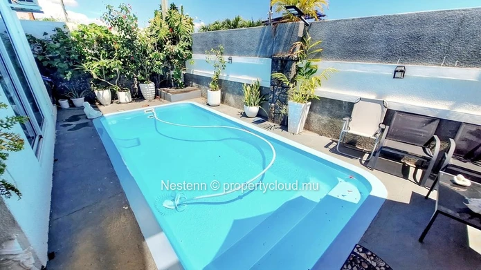 Charming 6 bedroom house with a swimming pool