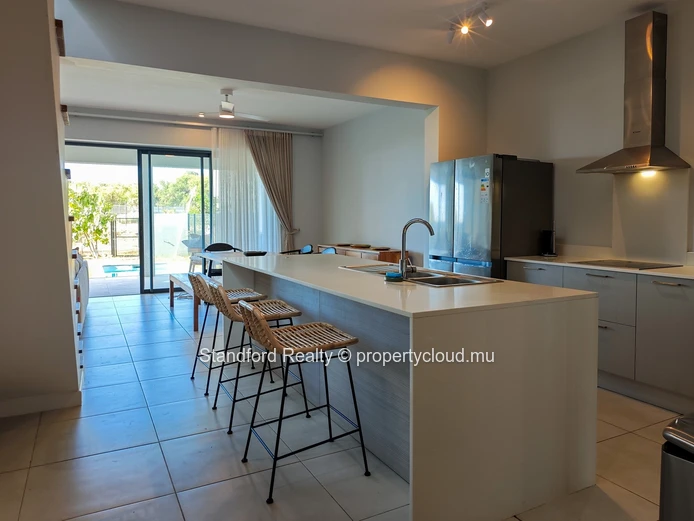 Duplex Moderne de 4 Chambres à Louer – Flic en Flac, Cascavelle, Ouest
