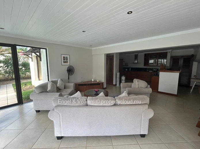 For Rent – Spacious 3-Bedroom Villa with Private Pool in a Secure Residence, Pereybere