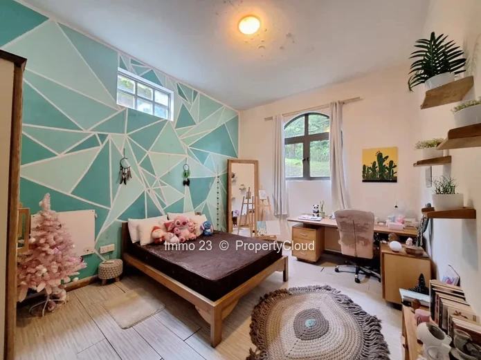 Houses / Villas - 4 bedrooms - Curepipe