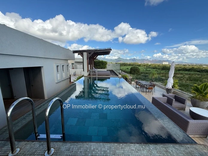 3-Bedroom Apartment for Sale in Balaclava with Pool Access