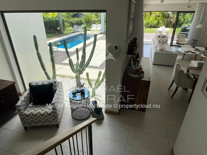 Exceptional 4 bedrooms villa on Golf Estate