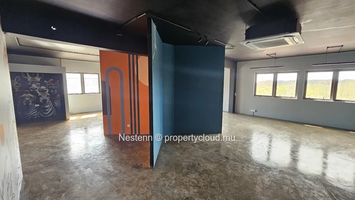 Prime office space with unmatched visibility – Ideal for your business growth!