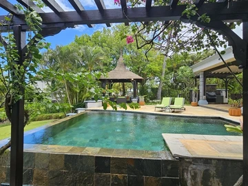 Fully renovated three bedroom Villa 