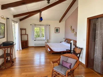 5 Bedroom Villa