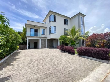 5 Bedroom Villa