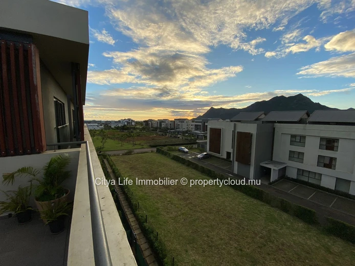 Small Studio in  Moka Smart City