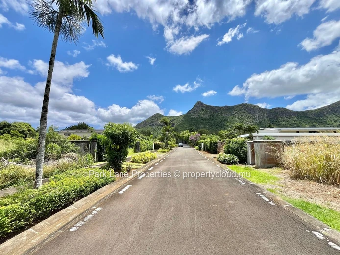 A Prime Residential Plot in the Heart of Moka’s Thriving Landscape