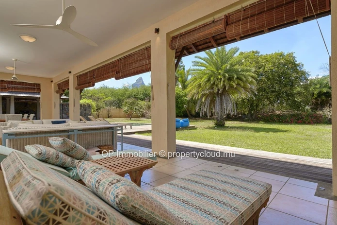 Villa IRS 4 chambres avec piscine privée à vendre à Tamarin