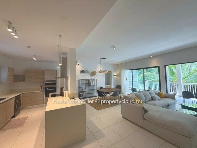 Élégant Appartement Avec Grand Balcon