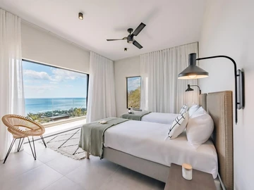 5 Bedroom Villa