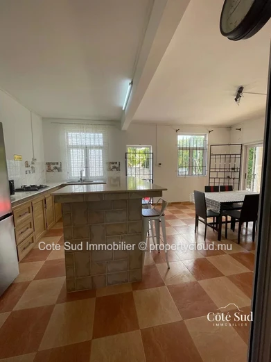 Prestigieux maison de 241 m² avec jardin et terrasse à Mahébourg