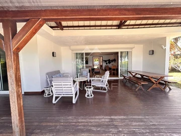 6 Bedroom Villa