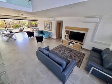 4 Bedroom Villa