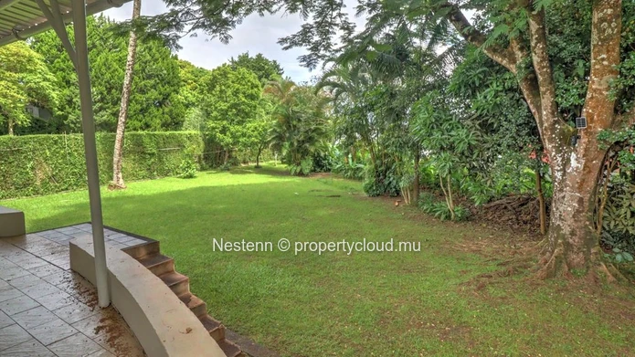 Large, multi-purpose property – Ideal for offices, a practice, or a mixed-use project