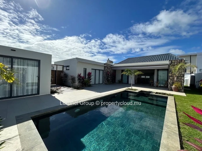 Élégante Villa Moderne avec Piscine à Louer – Grand Baie