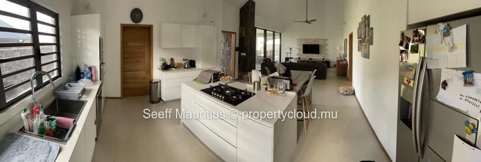 Maison moderne et spacieuse dans un quartier recherché