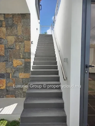 Splendide Villa  Double Garage Avec Piscine À Louer