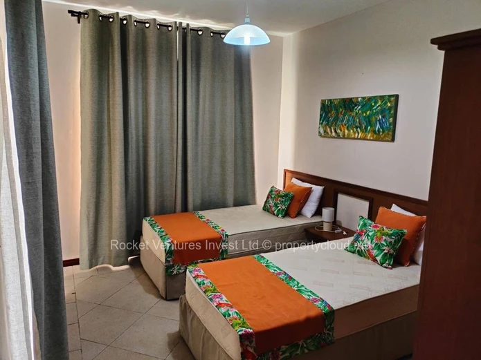 Location: Appartement 3 chambres, 2 salles de bains à Pereybere, Grand Baie - Piscine et Front de mer