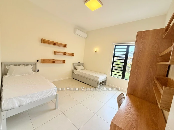 Furnished 320m² Villa for Rent in Charmoze