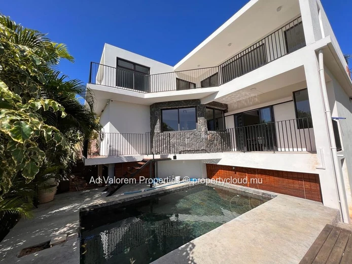 A Vendre - Villa dans un gated community sécurisé à Albion
