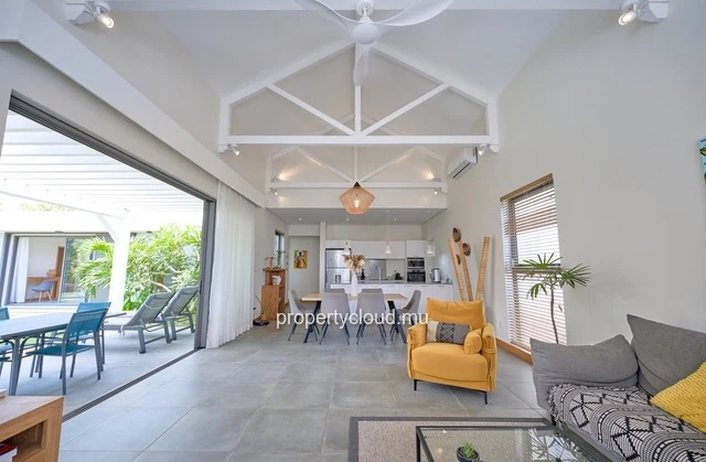 A vendre magnifique villa dans une residence accessible aux etrangers à Grand Baie, La Salette.