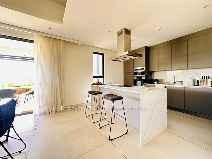 Contemporary Ground Floor Apartment