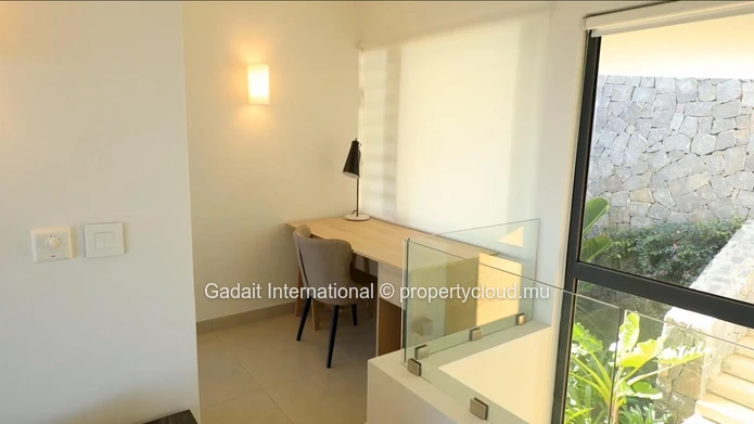 Villa contemporaine avec vue panoramique sur le lagon à Rivière Noire