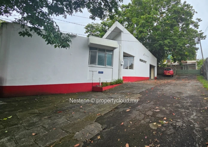Commercial property with residential potential 