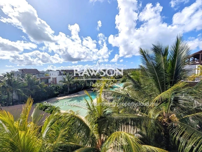 Magnifique Penthouse 3 Chambres En-Suit | Piscine De Style Lagon | Mont Choisy | € 720,000