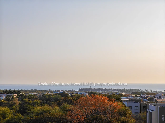 3-Bedroom Penthouse with Rooftop Jacuzzi and Sea View in Flic en Flac, West
