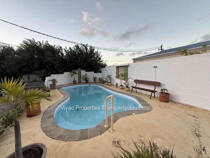 Maison meublée 2 chambres avec piscine à louer à Tamarin