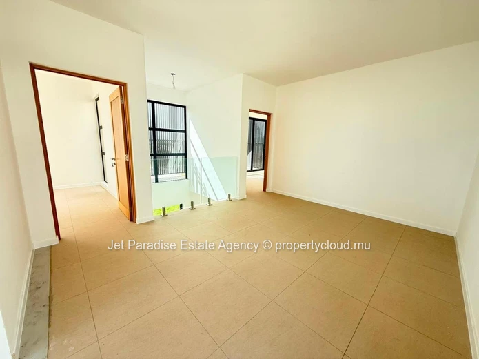 Villa neuve à vendre à  3 chambres,piscine privée