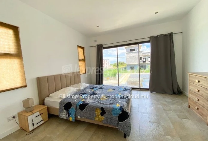 For Sale – Modern Villa in Péreybère