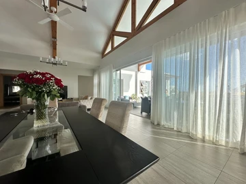 4 Bedroom Villa