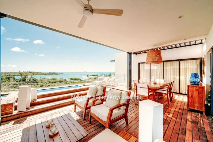 Superbe penthouse de 4 chambres avec vue mer