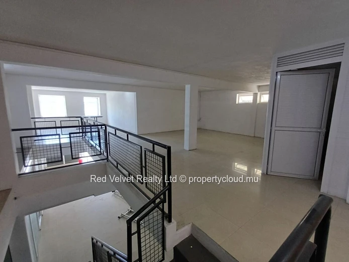 Immeuble commercial à vendre à Grand Baie | Emplacement de choix en front de mer