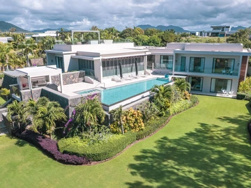 5 Bedroom Villa
