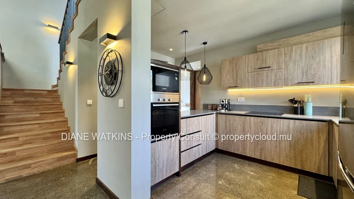Contemporary 3-Bedroom Apartment for Rent in Tamarin | Sea View | 130 m²