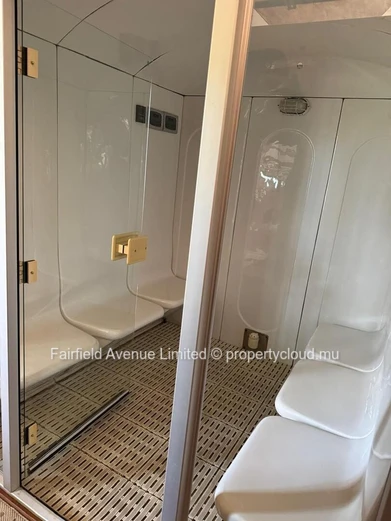 Villa meublée à louer à Bain Boeuf, Pereybere. 150m², 4 chambres, extérieur avec piscine commune, proche de toutes co...